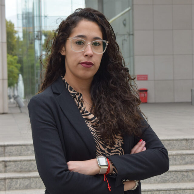 https://barbaycia.cl/wp-content/uploads/2023/04/cinthia-alves-640x640.jpg